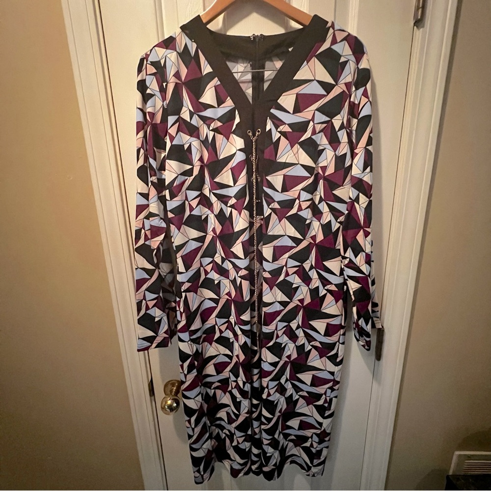 BY DESIGN brand long sleeve geometric print stretchy dress- Size 18/20